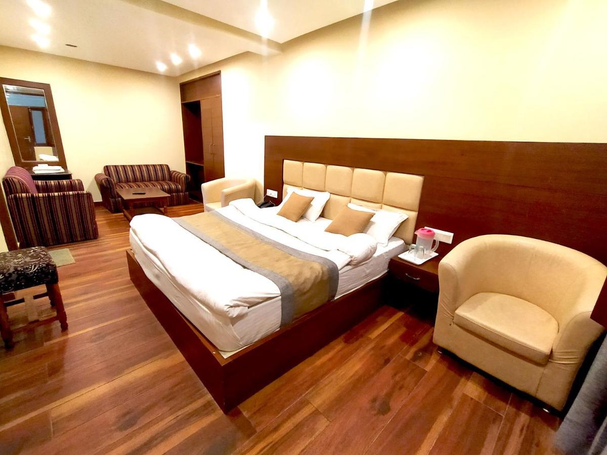 Hotel Samrat, موسوري المظهر الخارجي الصورة