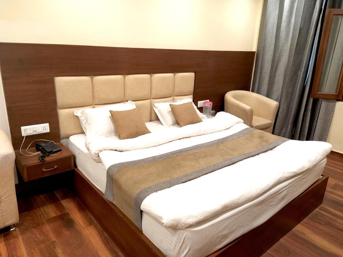 Hotel Samrat, موسوري المظهر الخارجي الصورة